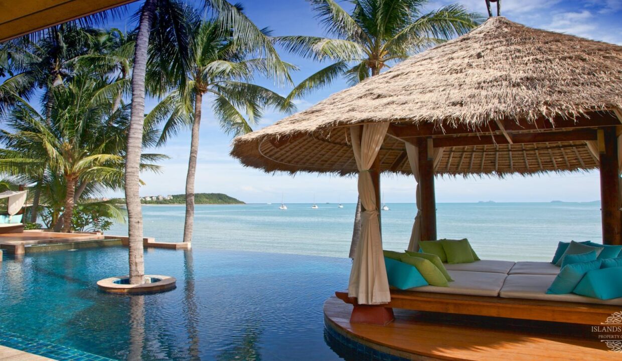 Daytime-Infinity-Pool-Cabana-1